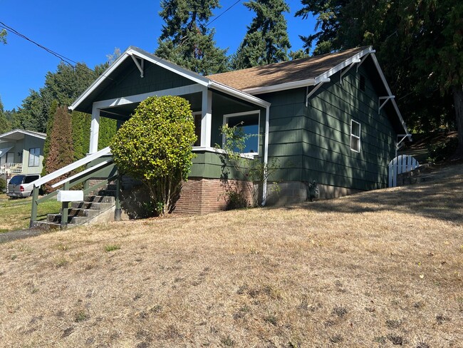 Building Photo - 3 bedroom, 1 bath Chehalis hillside home