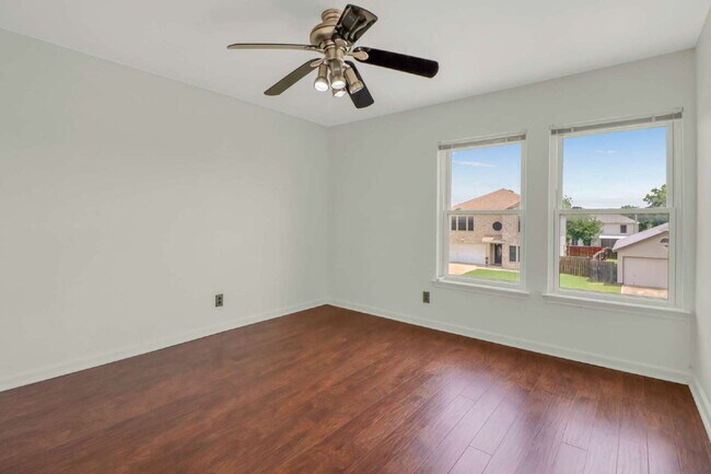 Building Photo - "Discover Your Dream Home: Spacious 3-Bedroom Oasis with Granite Elegance in San Antonio!"