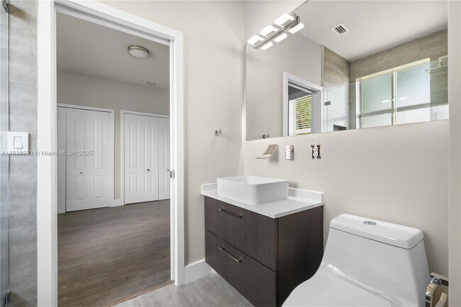 Building Photo - 8555 NW 111th Ct