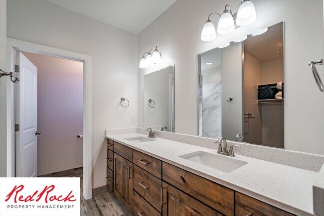 Building Photo - Single Family Home in Hurricane with an attached Casita!