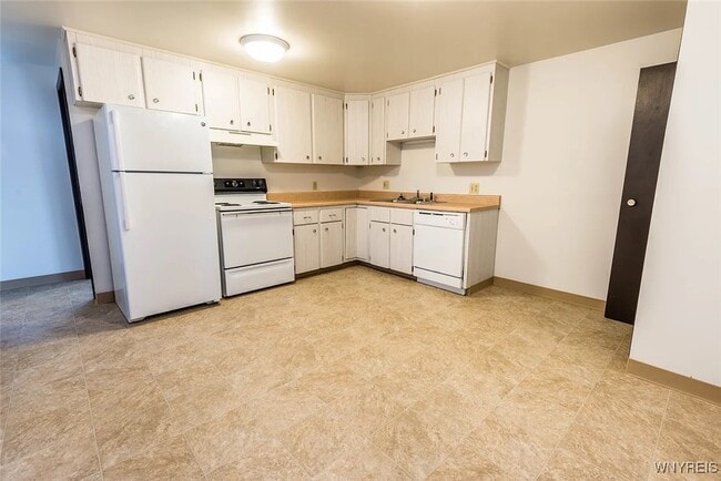 Building Photo - 111 Sunshine Dr