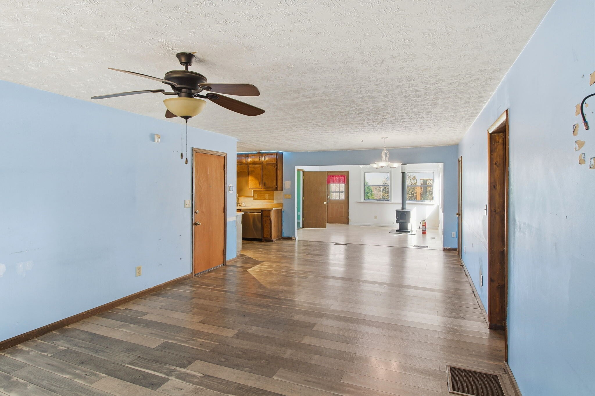 Building Photo - 213 Carter Rd