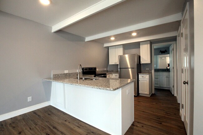 Building Photo - 34 Chalet Dr