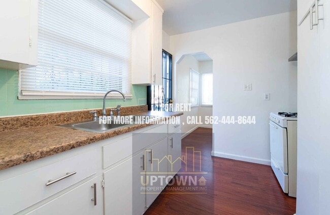 Building Photo - 519 S Tamarind Ave