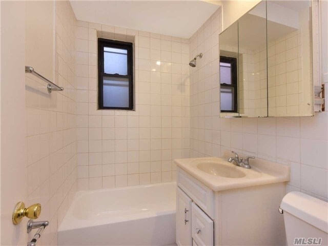 Building Photo - 1 Hillside Ave