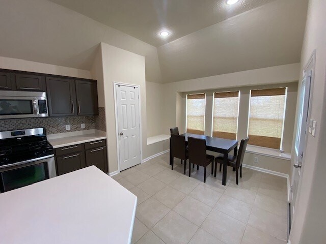 Building Photo - 4410 Green Orchard Dr