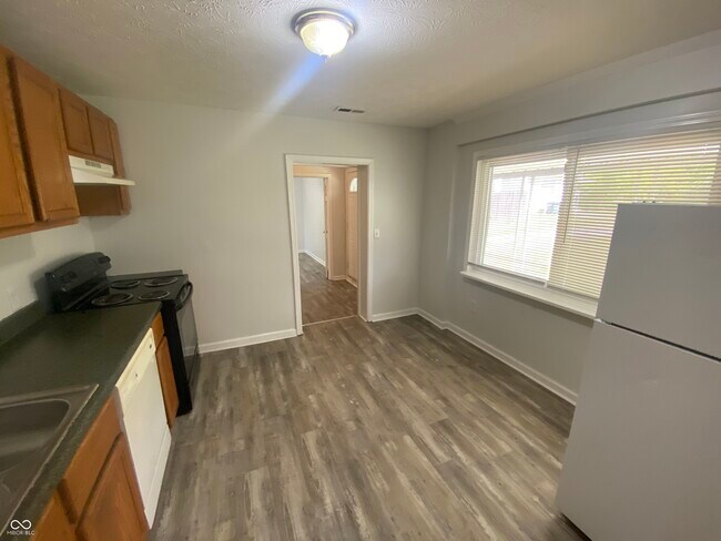 Building Photo - 410 N 20th Ave