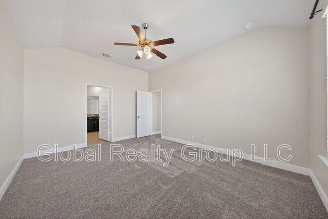 Building Photo - 402 Singing Brk