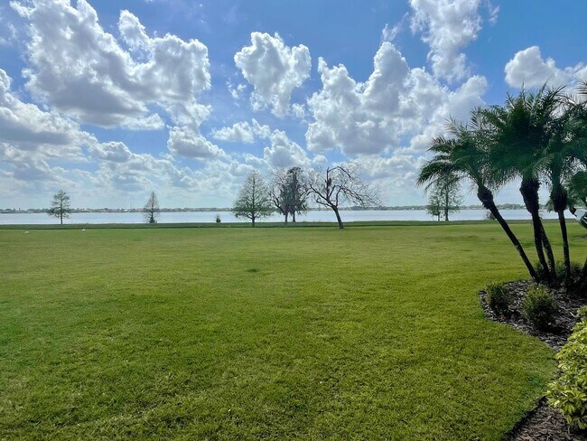 Building Photo - 2/2 Winterset FULLY FURNISHED Townhome!