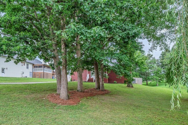 Building Photo - 2029 Sunday Silence Dr