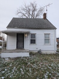 Building Photo - 5045 Farmbrook St