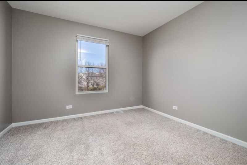Building Photo - 4036 Blackstone Dr