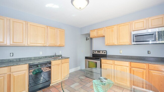 Building Photo - 1441 S State St