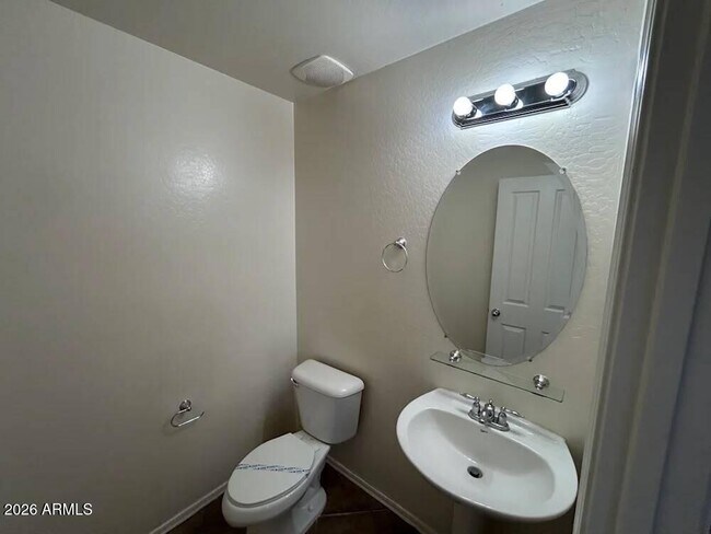 Building Photo - 6707 W Desert Ln