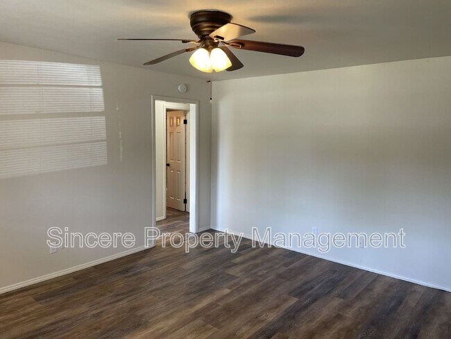 Building Photo - 2013 N College Ave