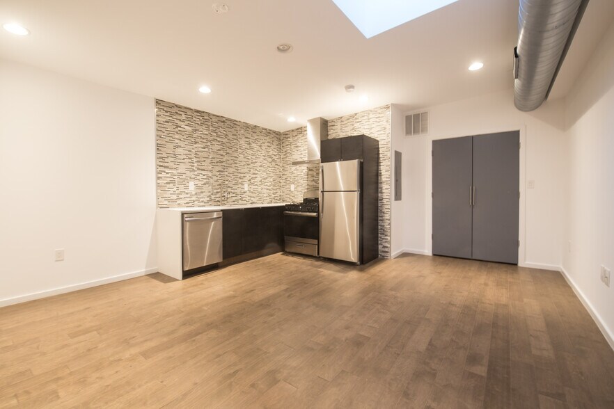 Building Photo - 1211 N 5th St