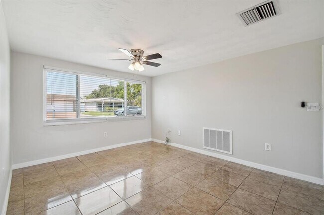 Building Photo - 3600 Umber Rd
