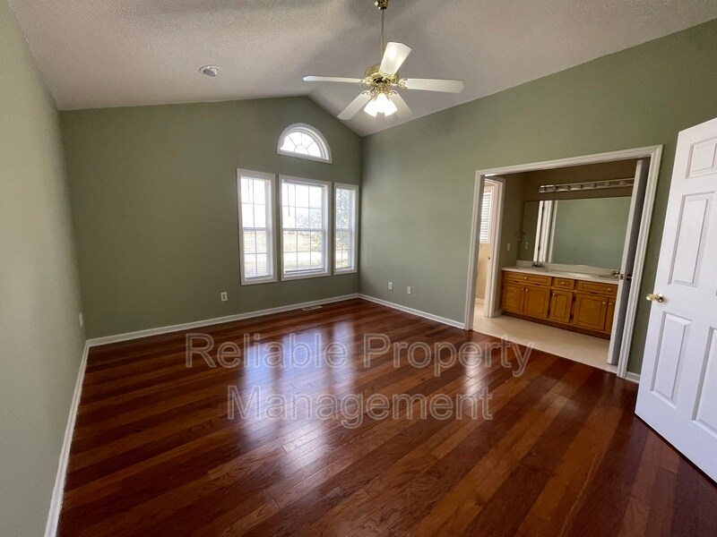 Building Photo - 108 Patricia Dr