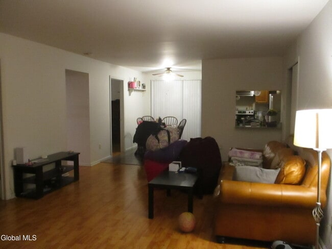 Building Photo - 161 Cedarview Ln