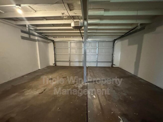 Building Photo - 48 Wayside Dr