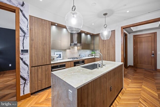 Building Photo - 300 International Drive