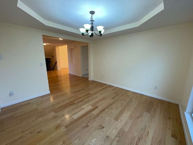 Building Photo - 6170 Ravenhill Rd