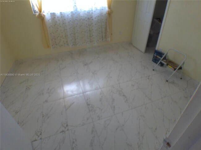 Building Photo - 5360 Fletcher St