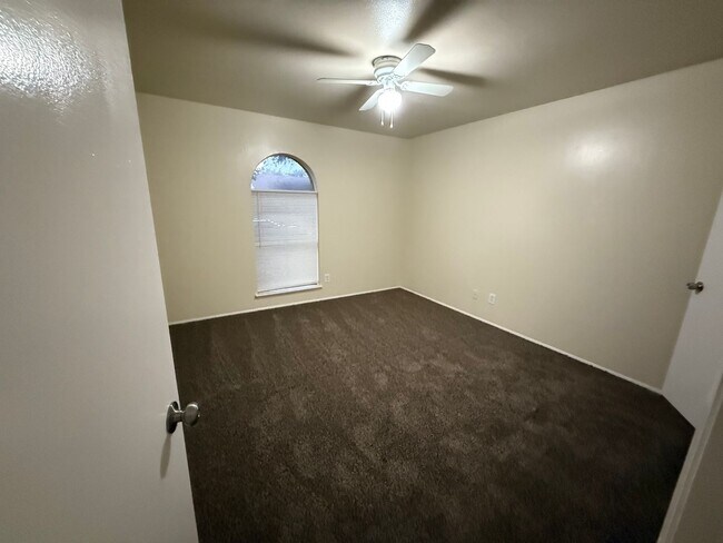 Building Photo - 3 Bedroom House in Garland