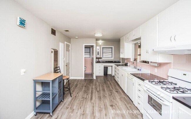 Building Photo - 3212 36th St