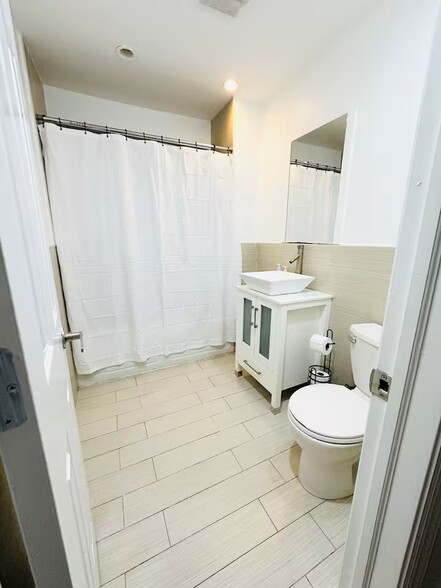 Building Photo - 40 Woodbine St