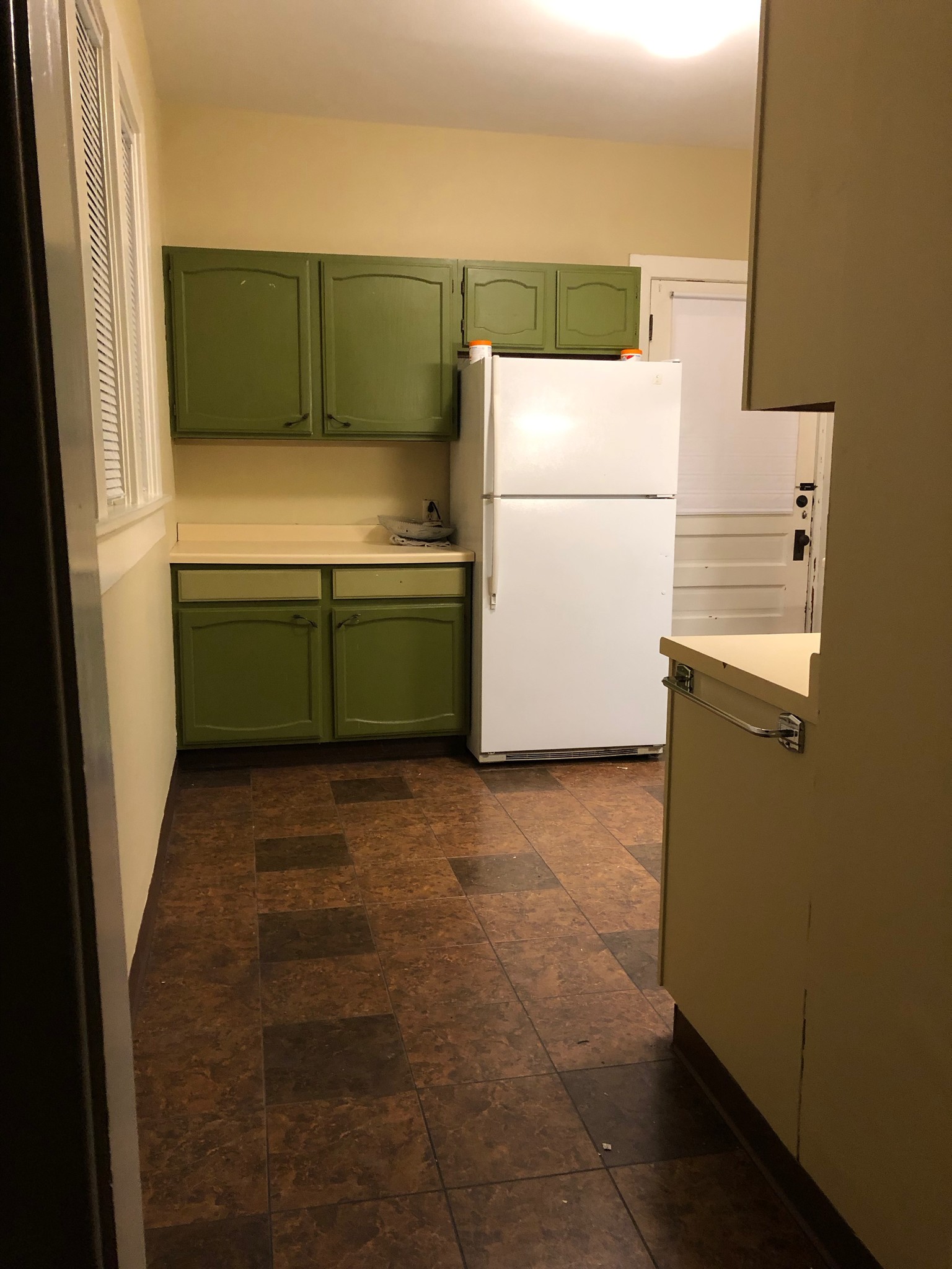 Kitchen - 115 13th St N