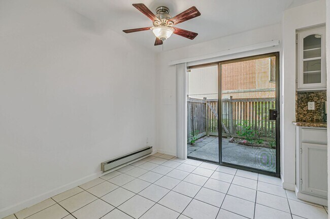 Building Photo - 2BR 1.5BA Condo For Rent – Prime Central F...