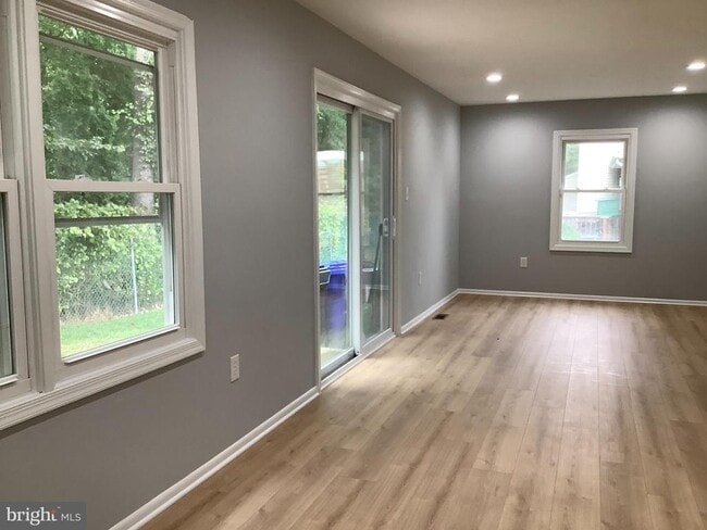 Building Photo - 15114 Laurel Oaks Ln