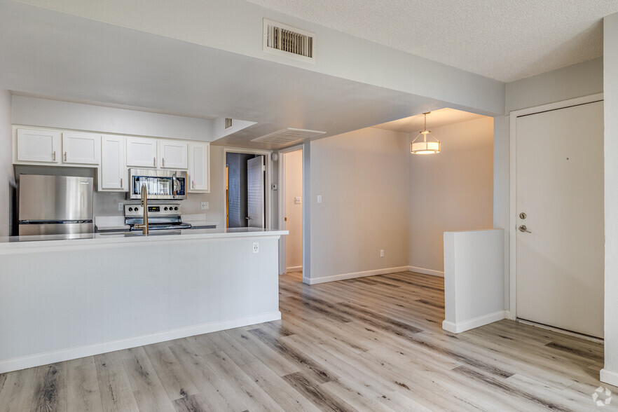 1BR, 1BA - 575SF - The Landry on McDowell