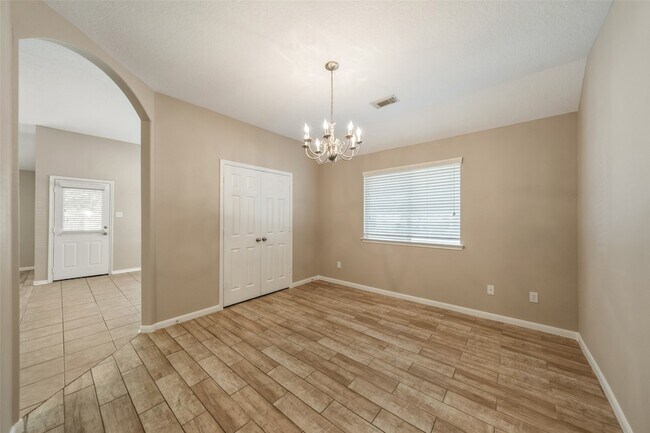 Building Photo - 30627 N Sulphur Creek Dr