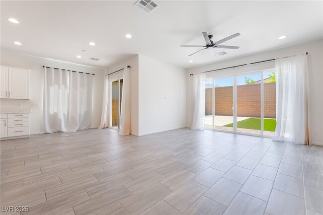 Building Photo - 9117 Sag Vly Ct