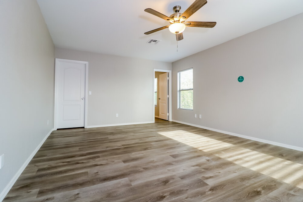 Building Photo - 6326 W Harwell Rd