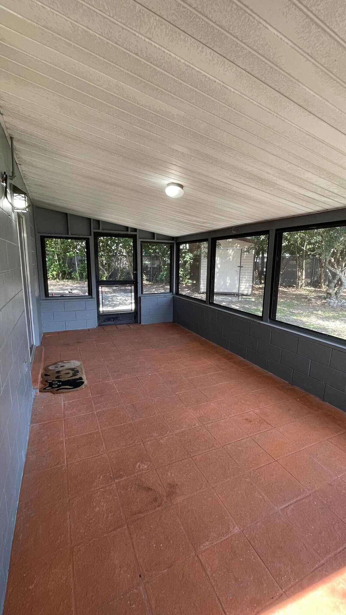 Building Photo - 1533 Lay Ct
