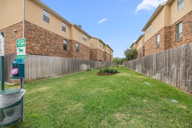 Building Photo - 7930 Stoneyway Dr