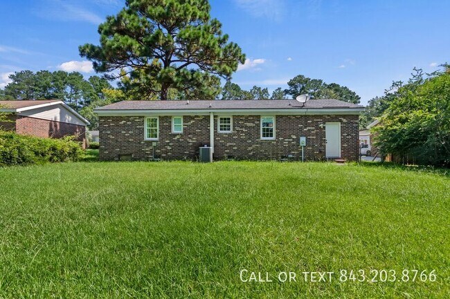 Building Photo - 342 Water Oak Dr