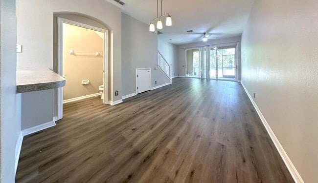 Building Photo - 9828 Fan Palm Way