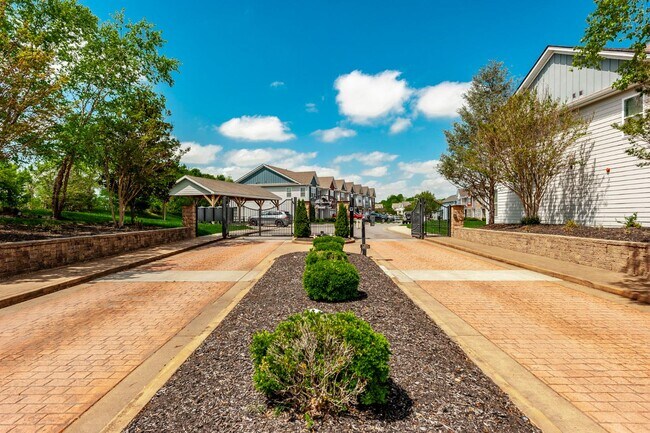 Building Photo - 342 Manor Row