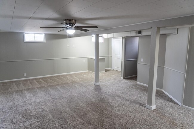 Building Photo - 2355 Hawthorne Ct