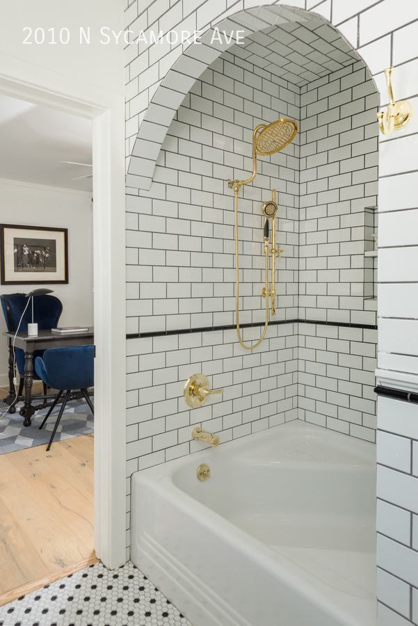 Building Photo - 2010 N Sycamore Ave