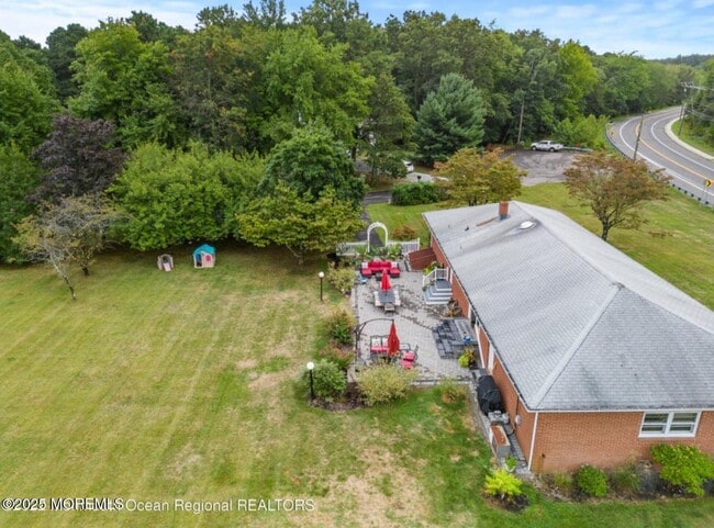 Building Photo - 545 Cassville Rd