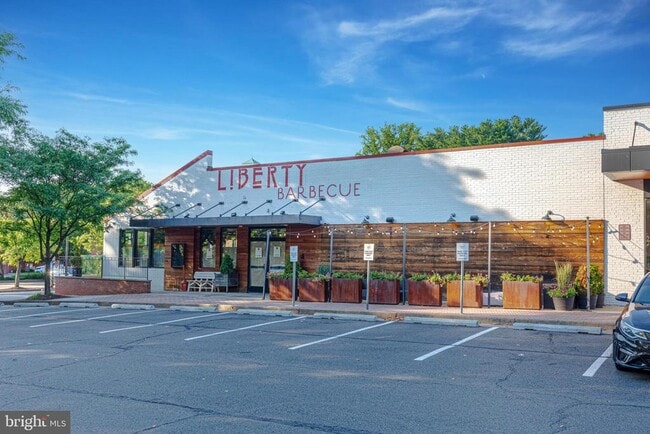 Building Photo - 136 S Virginia Ave