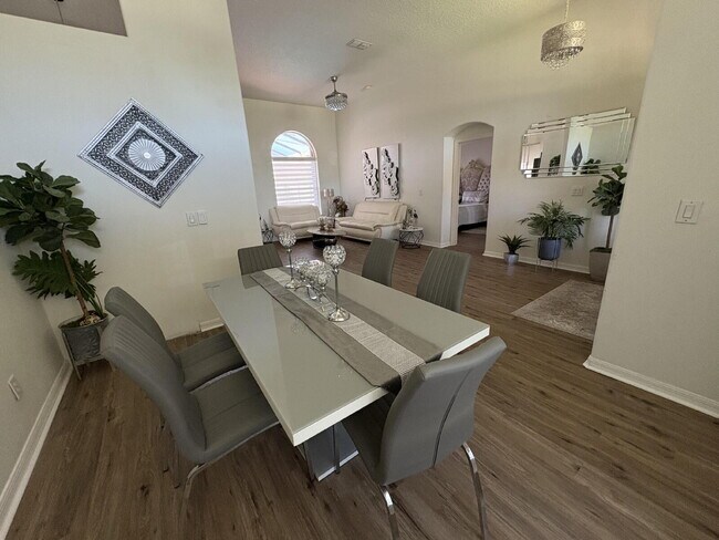 Building Photo - Spacious 4-Bedroom Oasis with 3 Full Baths in the Beautiful Community of Indian Lakes in St. Clou...