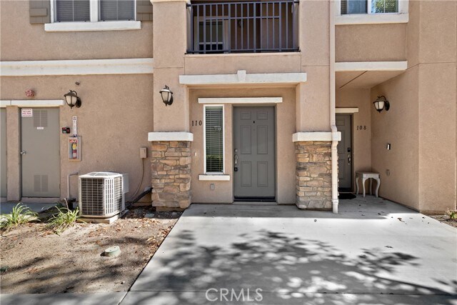 Building Photo - 15651 Vista Way