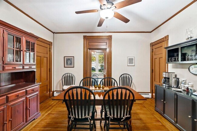 Building Photo - North Main Street