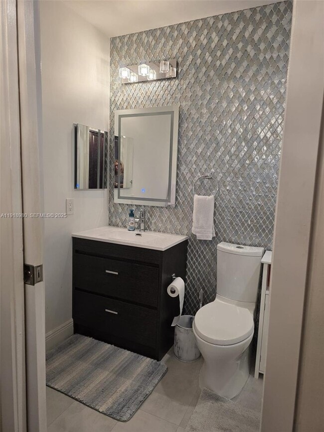 Building Photo - 15529 Miami Lakeway N